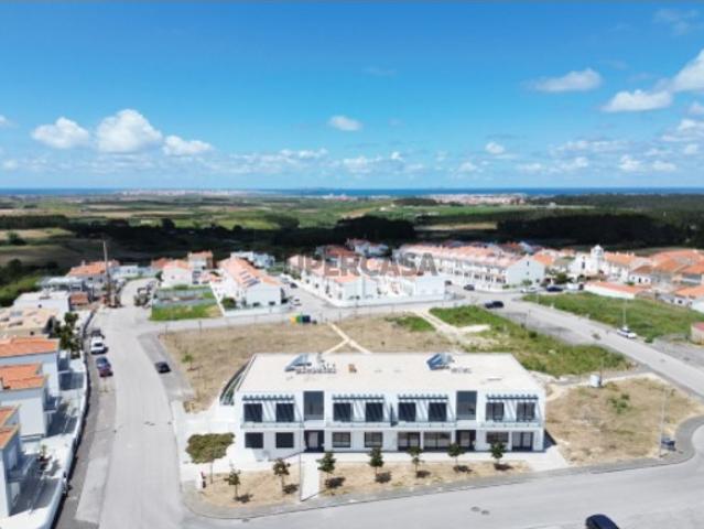 Apartamento T2 com Terraço e Vista Mar em Atouguia da Baleia, Peniche
