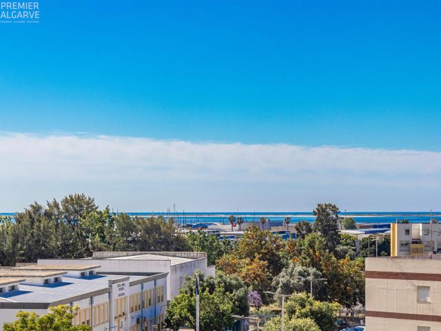 Apartamento T2 com Terraço e Vista Mar em Olhão 136m² Quelfes