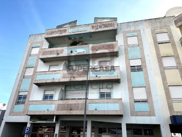 Apartamento T2 com Terraço em Almeirim Excelente Localização