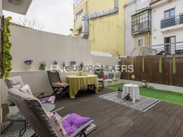 Apartamento T2 com terraço em Belém