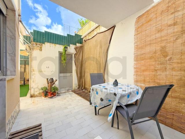 Apartamento T2 com terraço em Castanheira do Ribatejo