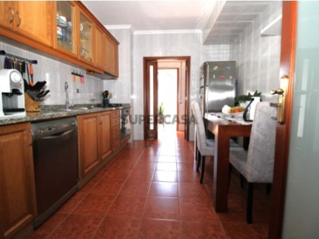 Apartamento T2 com terraço em Fiães