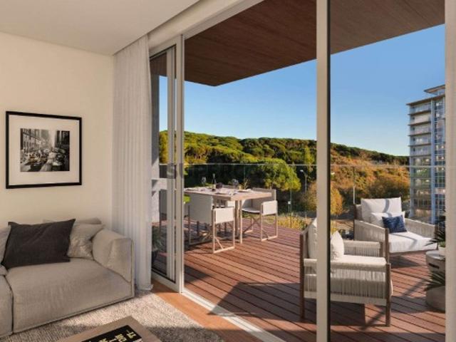 Apartamento T2 com terraço entre Monsanto e Miraflores