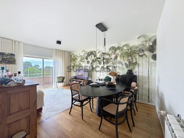 Apartamento T2 com terraço, garagem e vistas mar