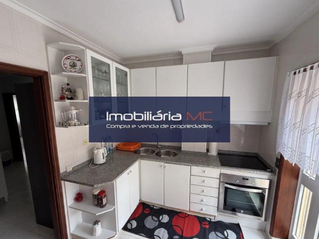 Apartamento T2 com terraço, junto à Avenida da República
