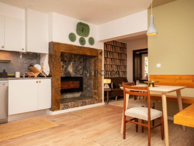 Apartamento T2 com Terraço Misericordia Lisboa