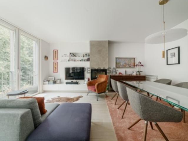 Apartamento T2 com terraço, no Campo Pequeno, Lisboa