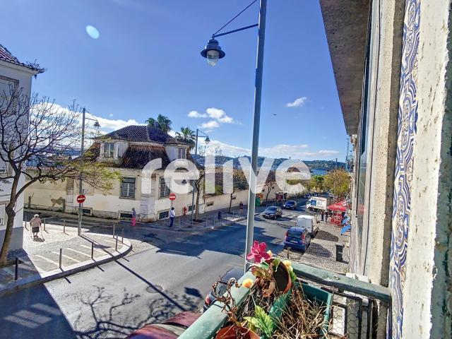 Apartamento T2 com terraço no coração da Ajuda para Venda em. 66m² Lisboa