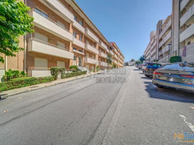 Apartamento T2 com Terraço para Alugar em Aldão | 26064090048