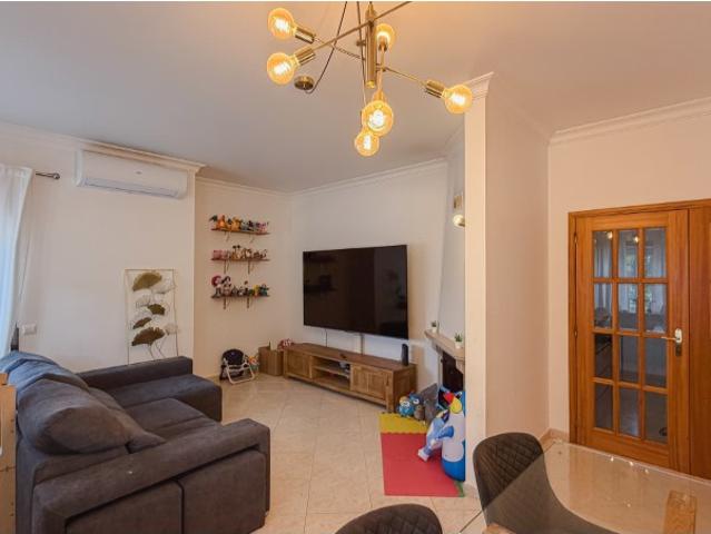 Apartamento T2 com Terraço Privativo à Venda em Alcanena
