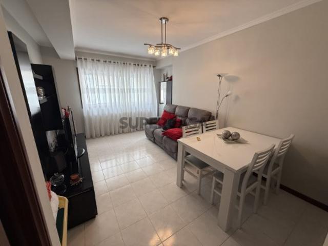 Apartamento T2 com Terraço Privativo | Vila Nova de Gaia