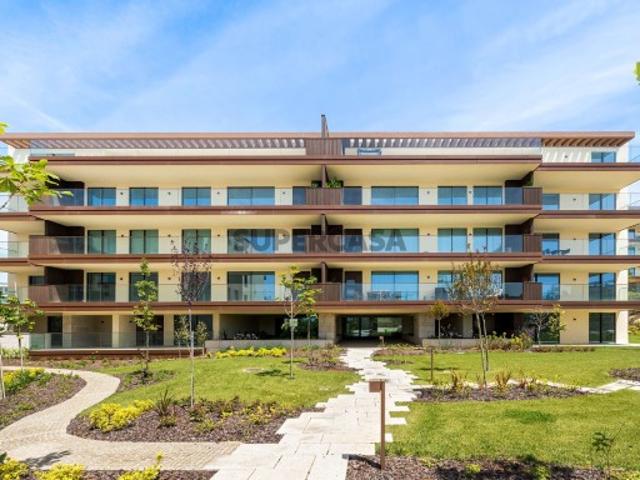 Apartamento T2 com terraços e estacionamento em Gaia