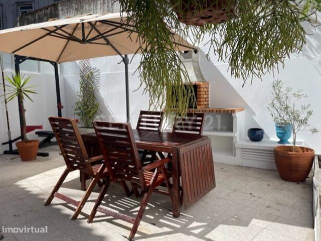 Apartamento T2 com terrao de 45 m2
