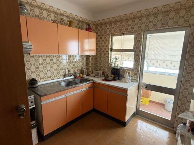 Apartamento T2 com varanadas e vistas de mar. A 2 minutos da praia. | 26064091664