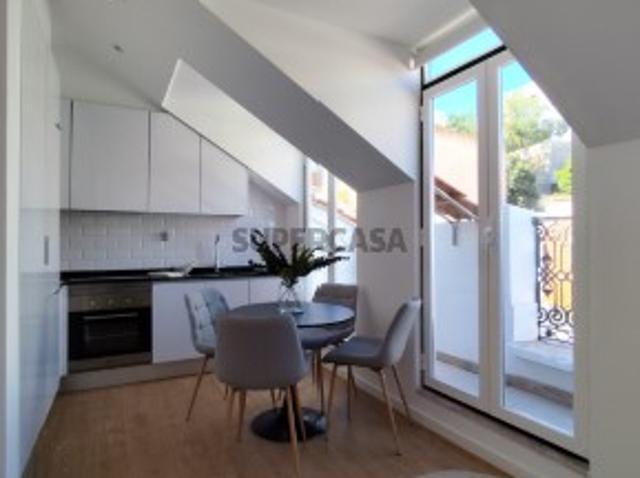 Apartamento T2 com Varanda