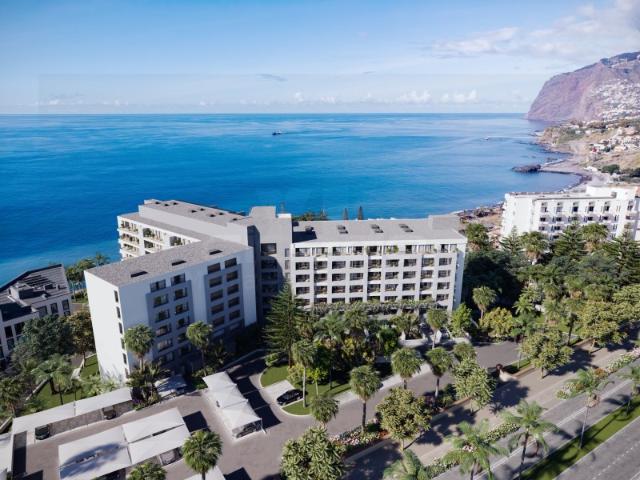 Apartamento T2, com varanda, vista mar, no Funchal