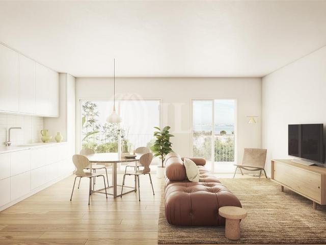 Apartamento T2 com varanda, Barreiro, Setúbal 83m² Barreiro e Verderena
