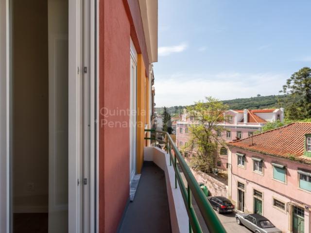 Apartamento T2, com varanda, Benfica, Lisboa