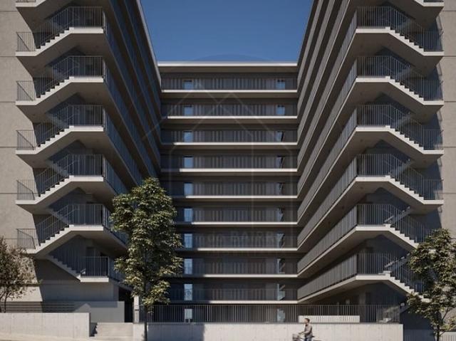 Apartamento T2 com varanda e estacionamento Monte da Virgem, Gaia