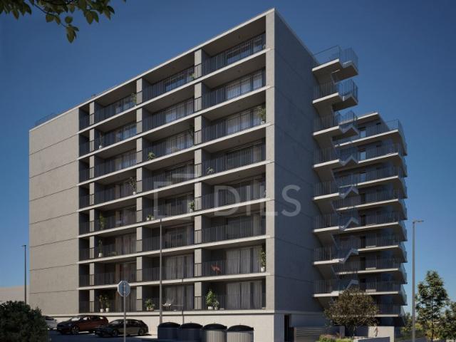 Apartamento T2 com varanda e estacionamento em novo empreendimento, Gaia