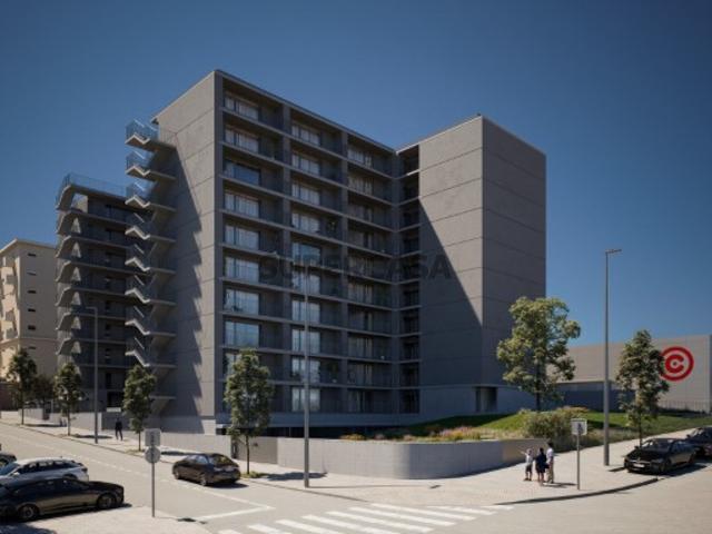 Apartamento T2 com varanda e estacionamento em novo empreendimento, Gaia