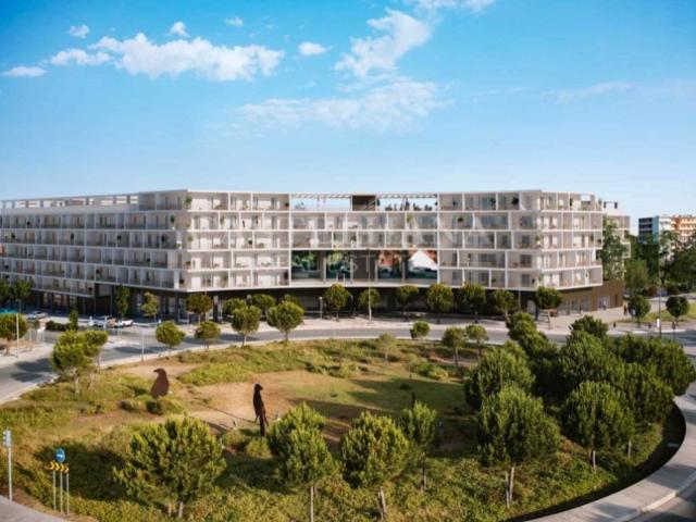 Apartamento T2 com varanda e estacionamento