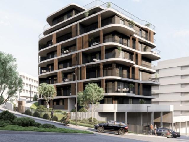Apartamento T2 com varanda, e garagem em Oliveira do Douro