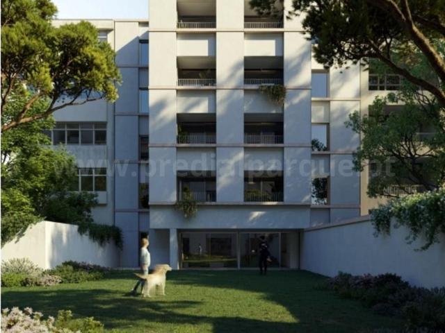 Apartamento T2 com varanda e lugar de garagem, Covelo Para. 84m² Paranhos