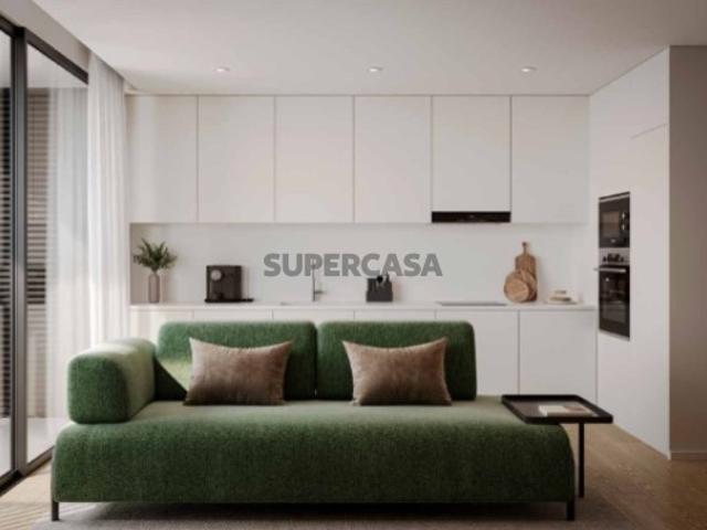 Apartamento T2 com varanda e lugar de garagem, Paranhos