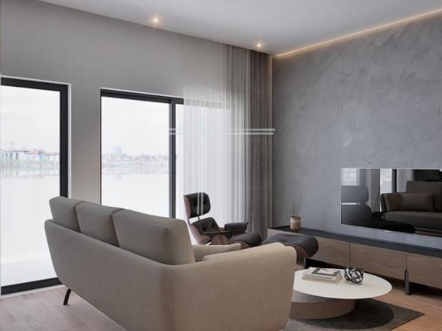 Apartamento T2 com varanda e parqueamento para 1 carro Pal. 78m² Charneca De Caparica