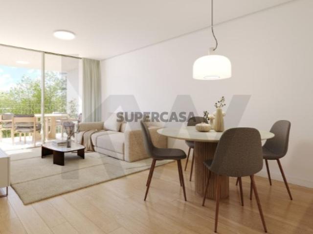 Apartamento T2 com Varanda em Vila Nova de Gaia