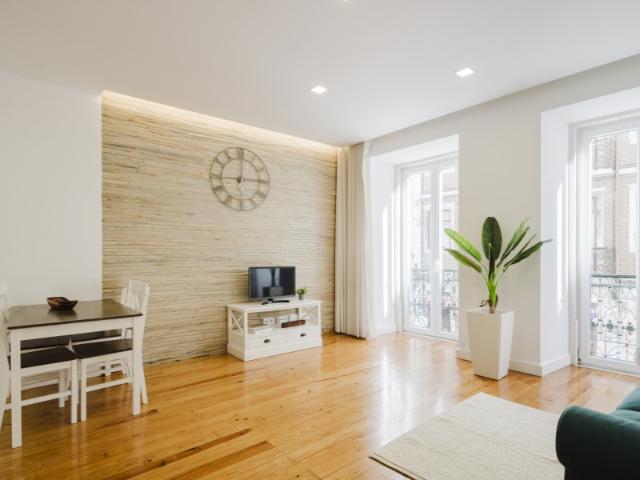 Apartamento T2 com varanda em Lisboa