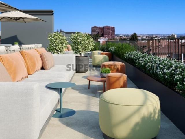 Apartamento T2 com varanda em novo empreendimento em Carcavelos