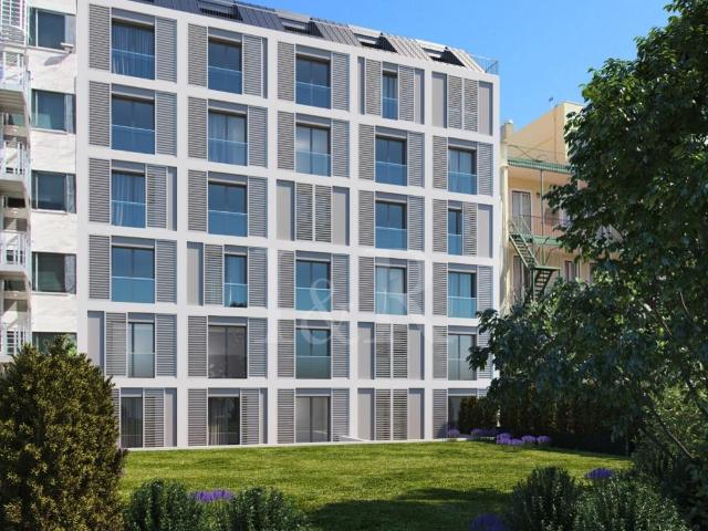 Apartamento T2 com varanda, estacionamento e arrecadação, Av. 118m² Avenidas novas