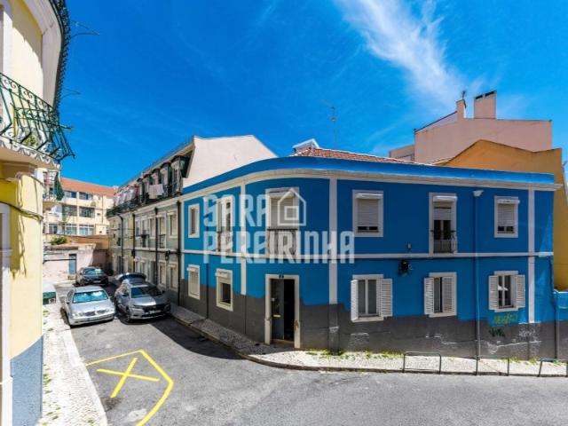 Apartamento T2 com Varanda na Estefânia O Equilíbrio Perfeito entre Centralidade e Tranquilidade