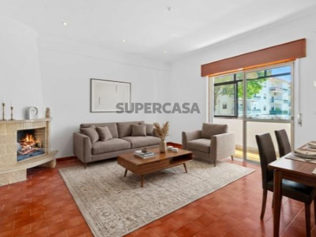 Apartamento T2 com varanda na Quinta da Bicuda, Cascais