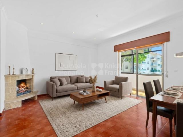 Apartamento T2 com varanda na Quinta da Bicuda, Cascais