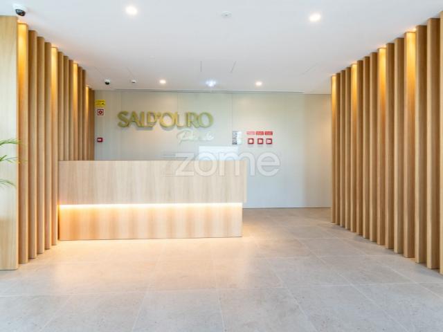 Apartamento T2 com varanda na Seca do Bacalhau