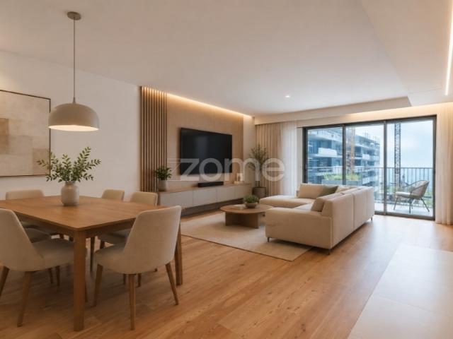 Apartamento T2 com varanda na Seca do Bacalhau
