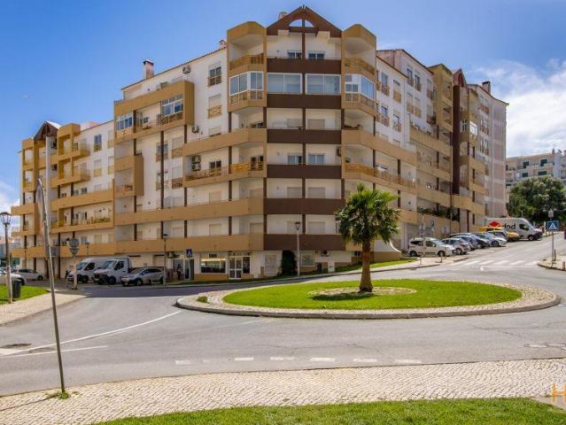 Apartamento T2 com varanda panorâmica e garagem em Lagos | 26064082480