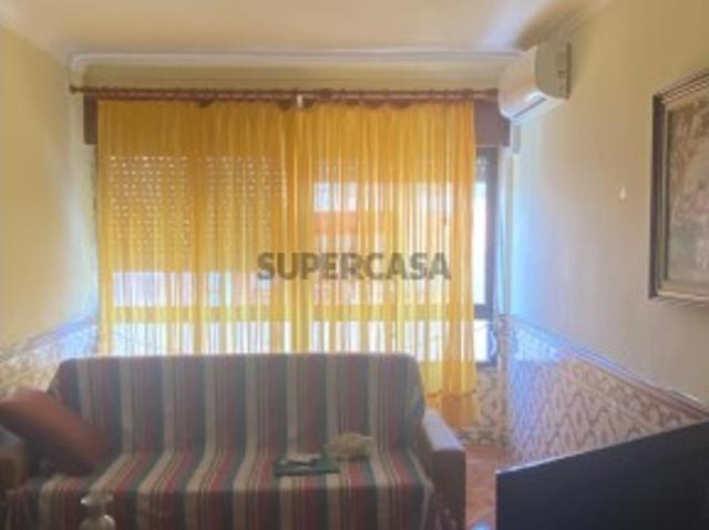 Apartamento T2 com Varanda, Parqueamento e Arrecadação | Póvoa de Santo Adrião, Odivelas