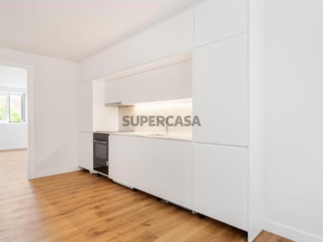 Apartamento T2 com vista, Campo de Ourique, Lisboa