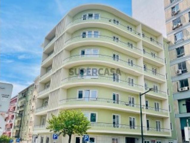 Apartamento T2 com vista, Amoreiras, Lisboa