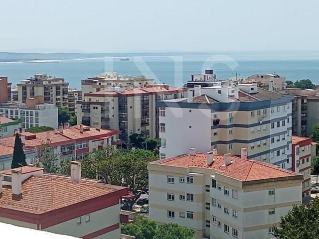 Apartamento T2 com vista de mar para arrendamento na Figueirinha em Oeiras