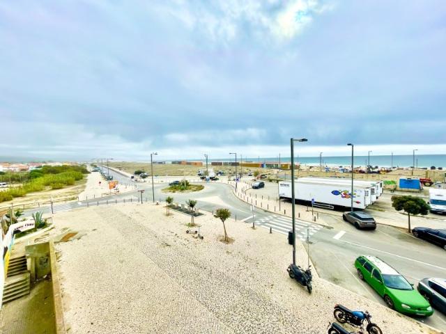 APARTAMENTO T2 COM VISTA DE MAR