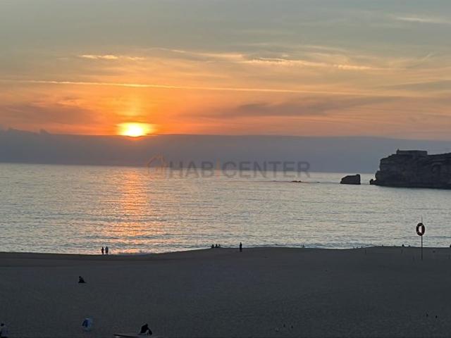 Apartamento T2 com vista direta para o Oceano