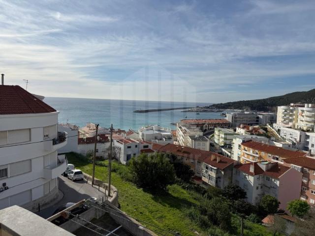 Apartamento T2 com Vista Mar no Centro de Sesimbra