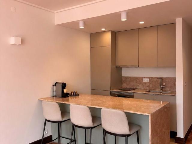 Apartamento T2 com Vista Mar a 350 Metros da Praia de Sesimbra