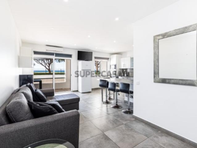 Apartamento T2 com vista mar e estacionamento