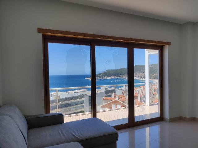Apartamento T2 com vista mar e parqueamento